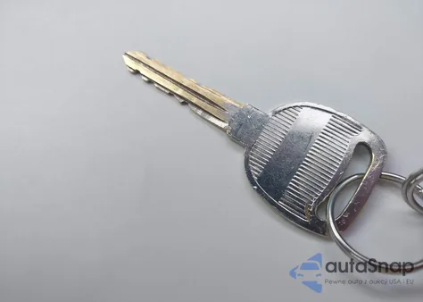 2002 Saturn Vue V6 z USA, uszkodzony, nr VIN 5GZCZ63B12S827157